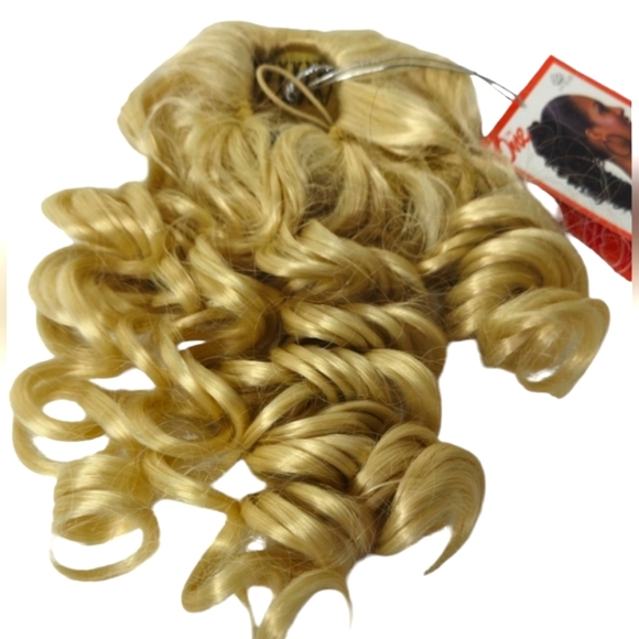 *H25903 Sepia Curly Blonde Ponytail - Picture 4 of 11